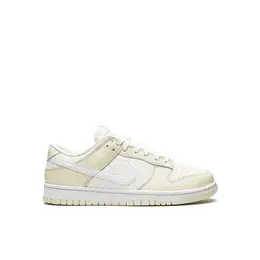NIKE: Серебристые кроссовки  Dunk Low