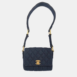 Chanel: Блакитні сумки 