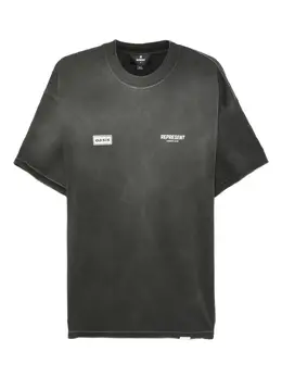 Represent: Чёрная футболка 