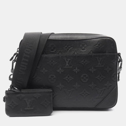 Louis Vuitton: Чёрная сумка 