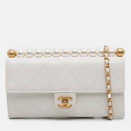 Chanel: Білі гаманці 