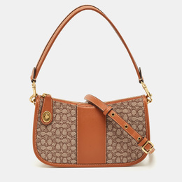 Coach: Коричневая сумка  Swinger