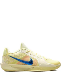 Nike: Светлые кроссовки 