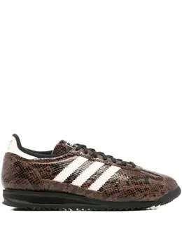 adidas: Коричневые кроссовки  Originals