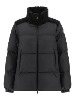 Moncler: Чёрная куртка 