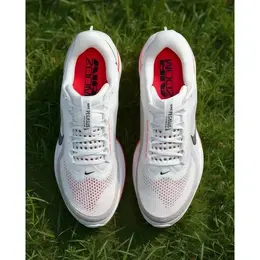 NIKE: Кроссовки 