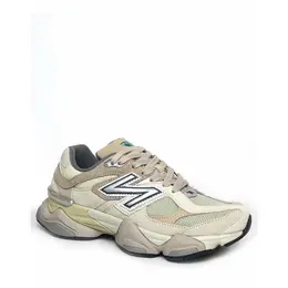 New Balance: Серые кроссовки 