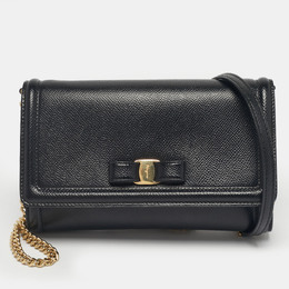 Salvatore Ferragamo: Чёрный клатч  Vara Bow