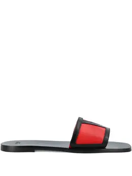 Valentino Garavani: Красные сандалии 