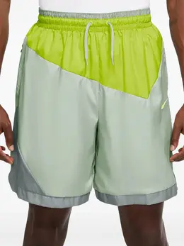 Nike: Зелёные шорты  Dri FIT
