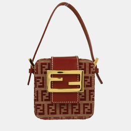 Fendi: Красная сумка 