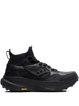 Saucony: Чёрные кроссовки 