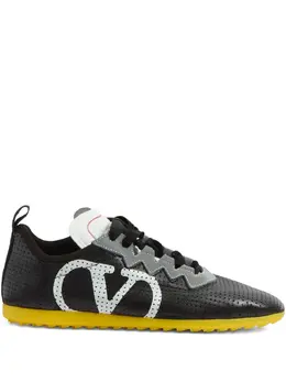 Valentino Garavani: Чёрные кроссовки 