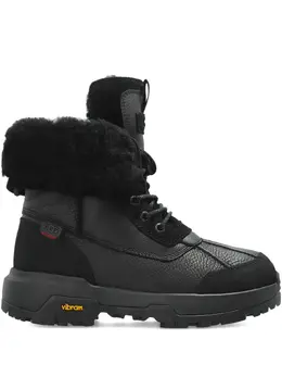 UGG: Чёрные ботинки 