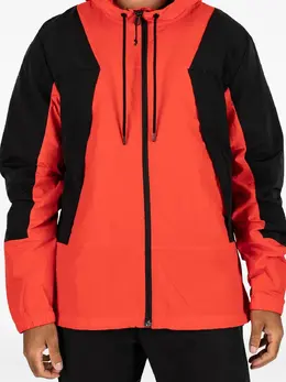 The North Face: Красная куртка 