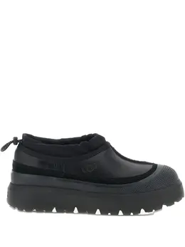 UGG: Чёрные ботинки  Tasman