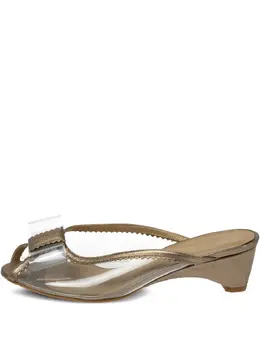 Stuart Weitzman: Прозрачные сандалии 