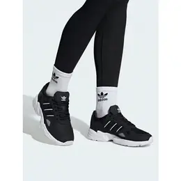 adidas: Чёрные кроссовки  Falcon