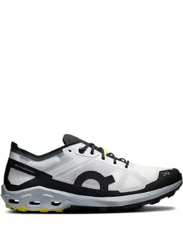 On Running: Белые кроссовки 