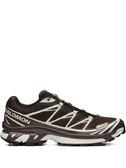 Salomon: Чёрные кроссовки 