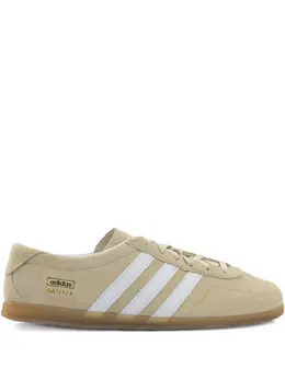 adidas: Бежевые кроссовки  Gazelle