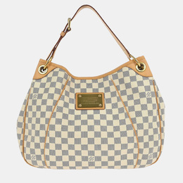 Louis Vuitton: Светлая сумка 