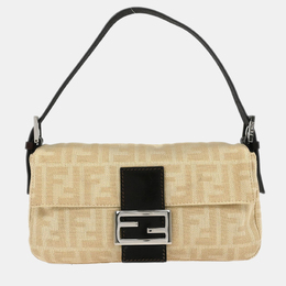 Fendi: Бежевая сумка  Baguette