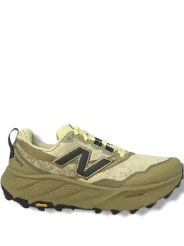 New Balance: Бежевые кроссовки  Hierro