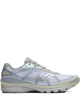 Saucony: Кроссовки  Kinvara