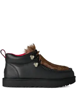 UGG: Чёрные ботинки 