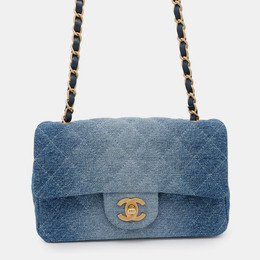 Chanel: Голубая сумка 