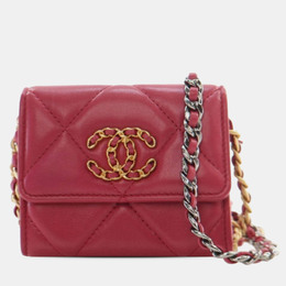 Chanel: Красный картхолдер 