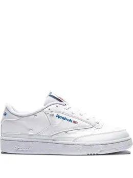 Reebok: Белые кроссовки  Club C 85