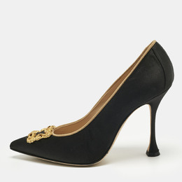 Manolo Blahnik: Чёрные туфли  Hangisi