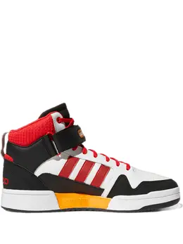 adidas: Белый топ 
