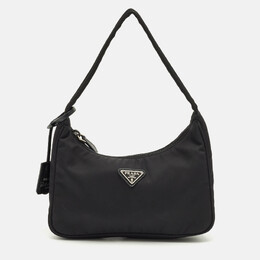 Prada: Чёрная сумка 