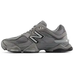 New Balance: Серые кеды 