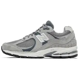 New Balance: Серые кеды  2002R