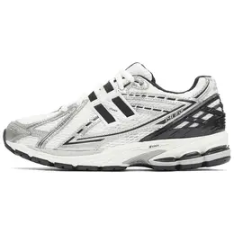 New Balance: Чёрные кеды 