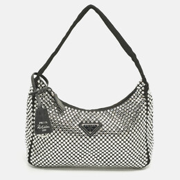 Prada: Чёрная сумка 