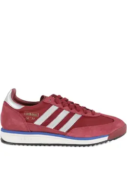 adidas: Красные кроссовки 