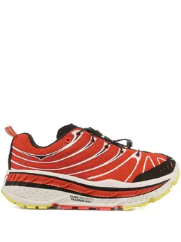 HOKA: Красные кроссовки 