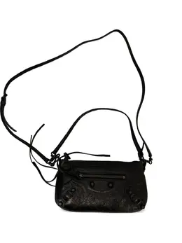 Balenciaga: Чёрная сумка 