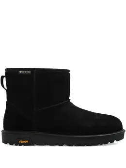 UGG: Чёрные ботинки 