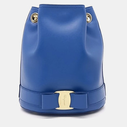 Salvatore Ferragamo: Голубая сумка  Vara Bow