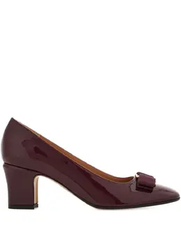 Ferragamo: Фиолетовые туфли  Vara Bow