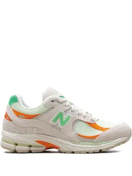 New Balance: Бежевые кроссовки  2002R