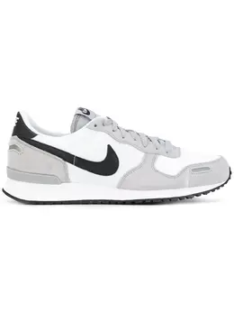 Nike: Белые кроссовки  Air Vortex