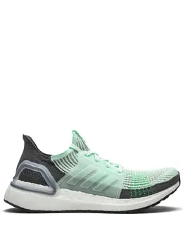 adidas: Зелёные кроссовки  UltraBoost 19
