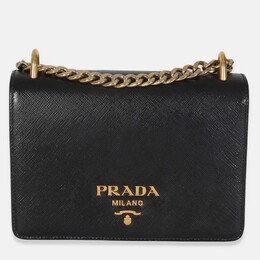 Prada: Чёрная сумка 